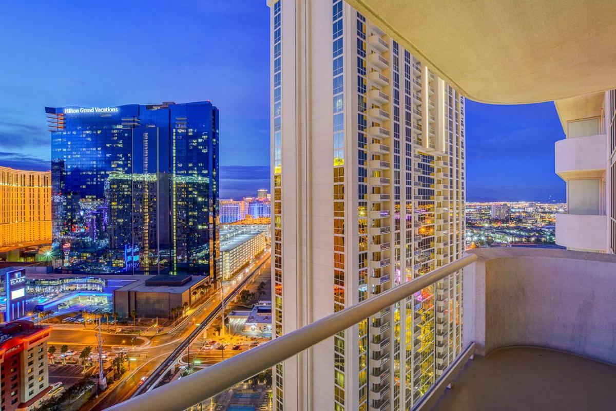 Lucky Gem Penthouse & Luxury Suites At Signature Resort, Balcony Strip View 2605 Лас Вегас Екстериор снимка