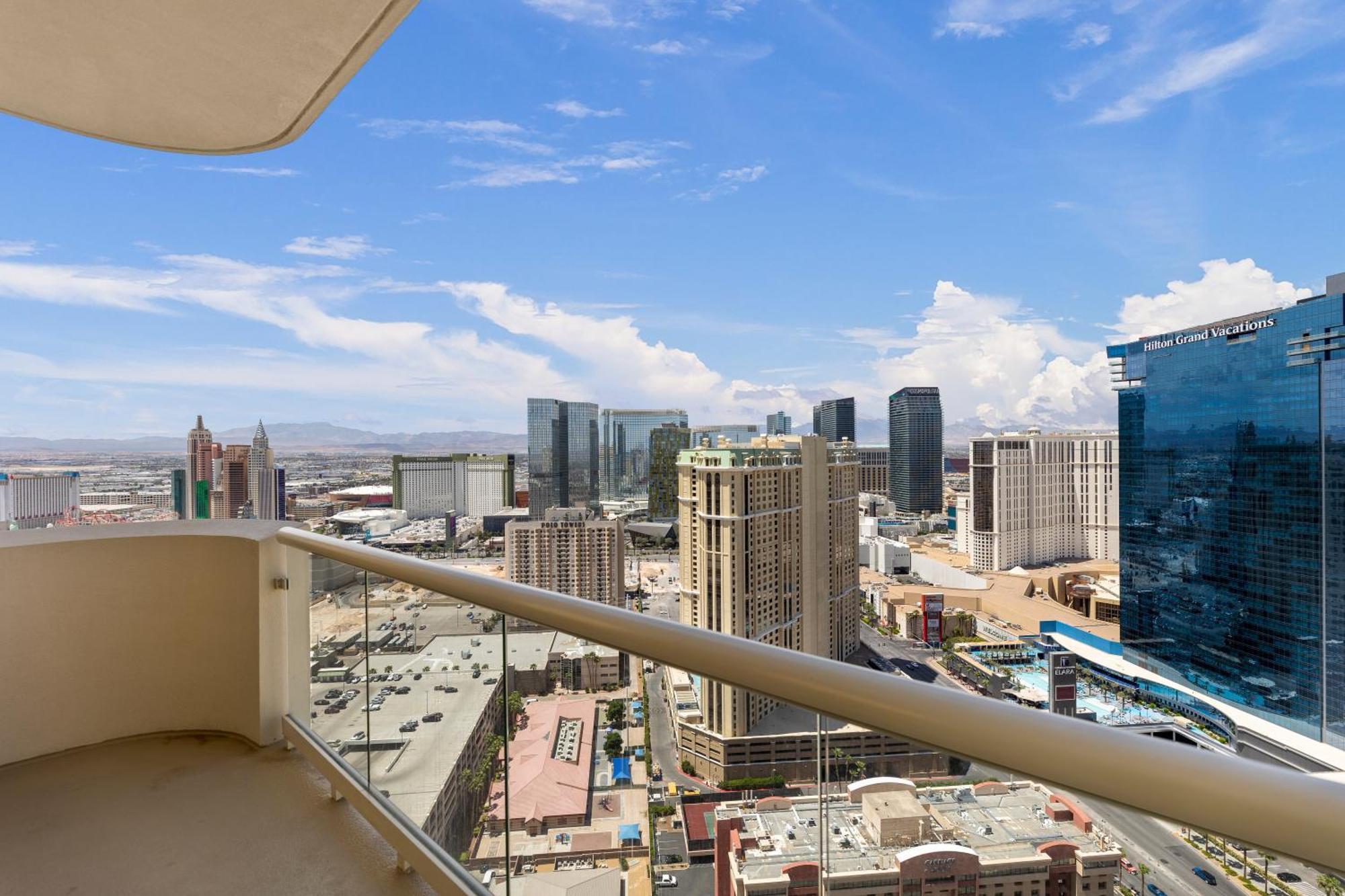 Lucky Gem Penthouse & Luxury Suites At Signature Resort, Balcony Strip View 2605 Лас Вегас Екстериор снимка